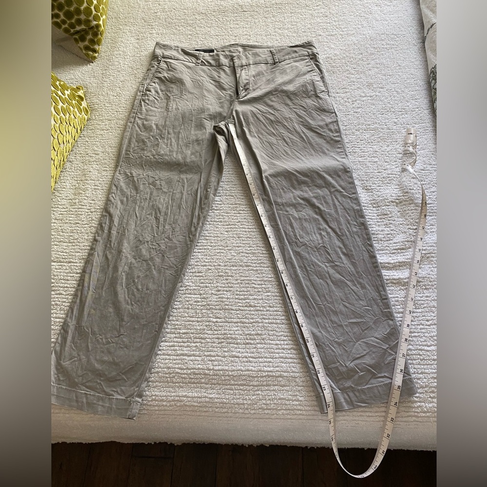 EUC KUT from the KLOTH.  Gray ankle pants size 10
